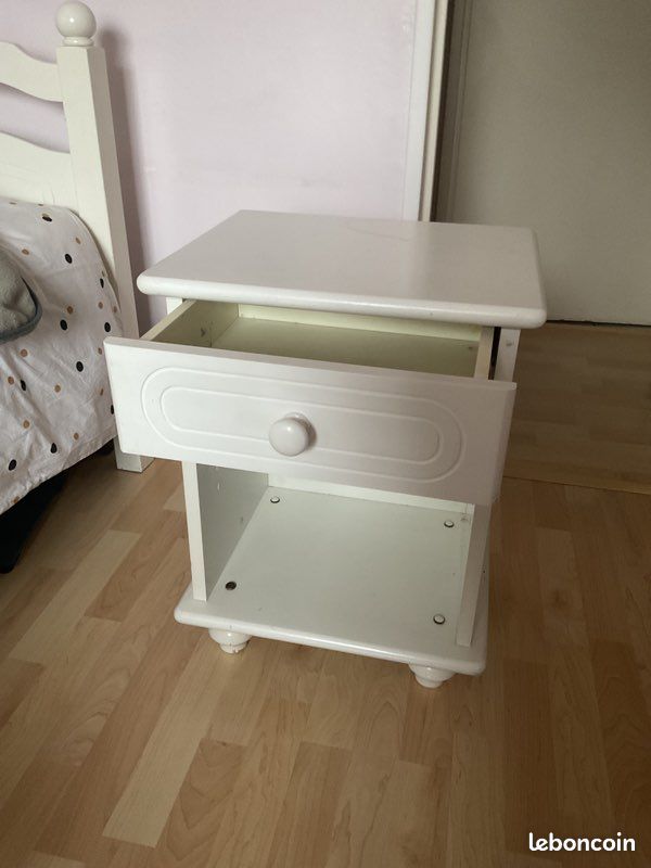 Table de chevet SAUTHON en bon état (image 2)