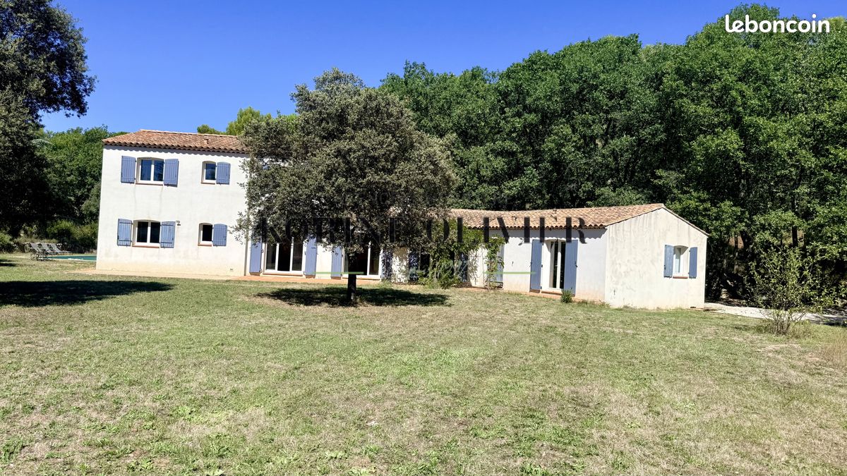 Maison 8 pièces 200 m² · à Jouques · 200 m² · 676 000 €