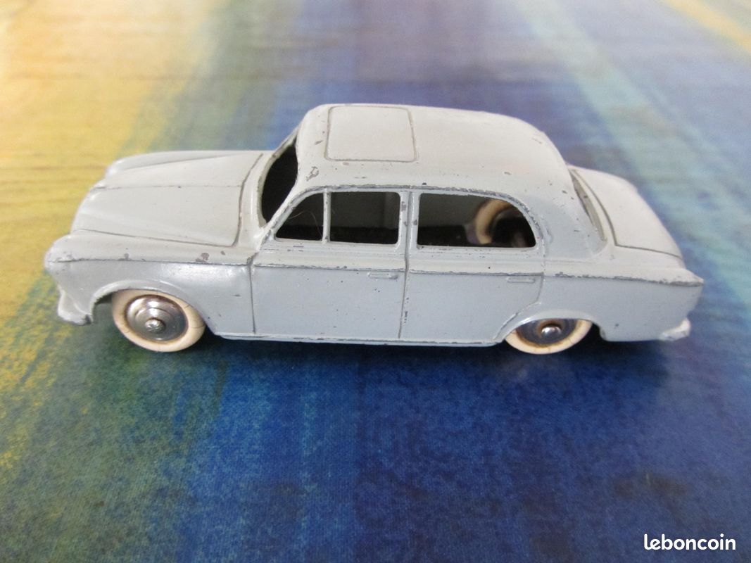 Boîte Seule Dinky Toys 24 B - Berline 403 Peugeot - Échelle 1:43 - État C (occasion)