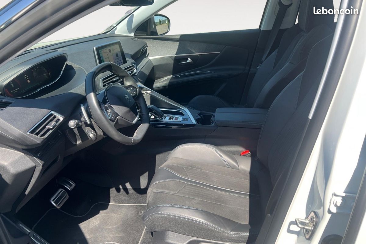 Peugeot 3008 1.2 puretech 130 crossway eat6 (image 9)