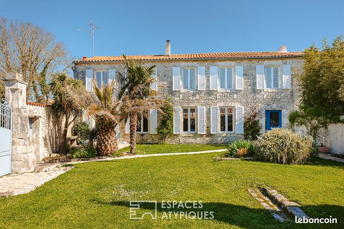 Maison 8 pièces 251 m²