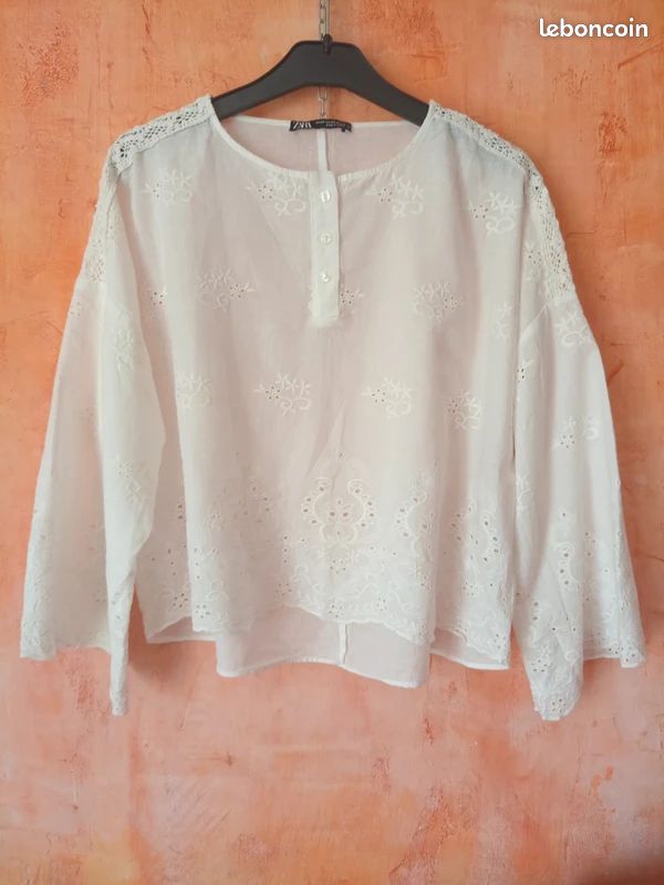 Blouse blanche femme Zara – broderies anglaises – manches longues – style bohème (image 1)
