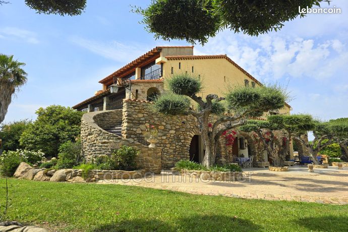 Maison 8 pièces 268 m²