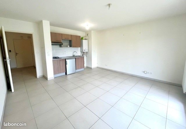 Appartement 2 pièces 42 m² · à Fleury-les-Aubrais · 42 m² · 572 €/mois