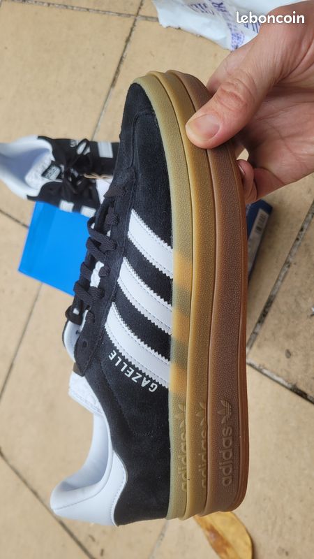 Adidas Gazelle gold taille 42 (image 2)