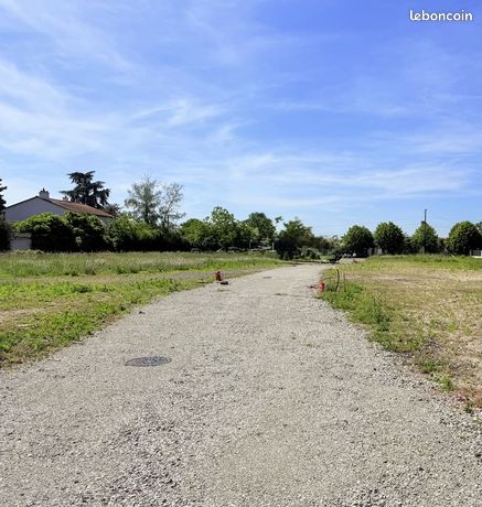 Terrain 579 m² PONT DU CHATEAU