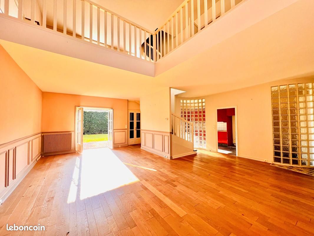 Maison 7 pièces 238 m² · à Saint-Jean-le-Blanc · 238 m² · 609 000 €