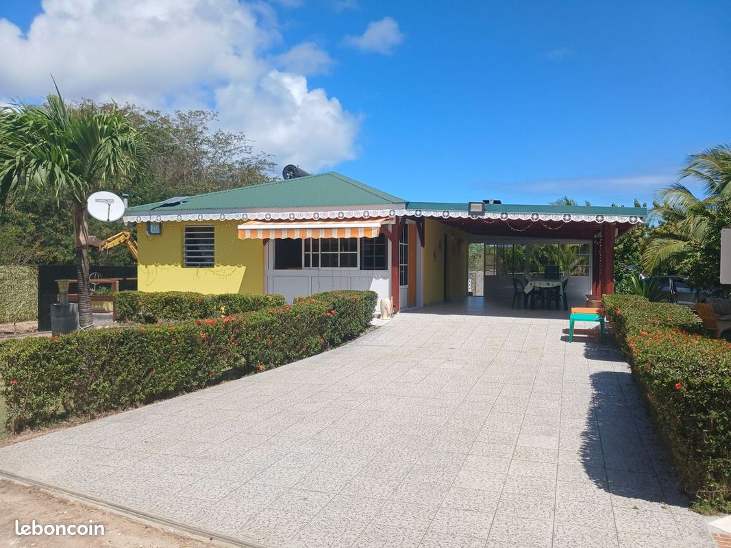Maison 3 pièces 100 m² · à Anse-Bertrand · 100 m² · 1 100 €/mois