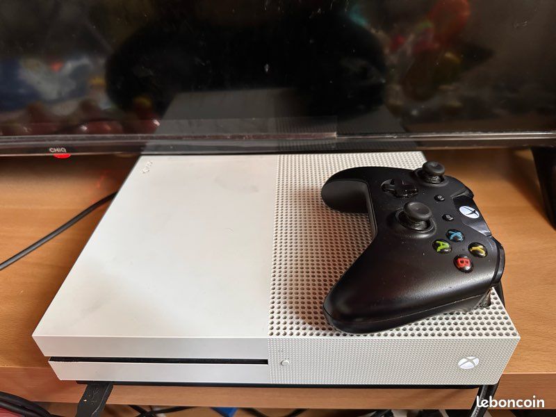 Xbox One S (image 2)