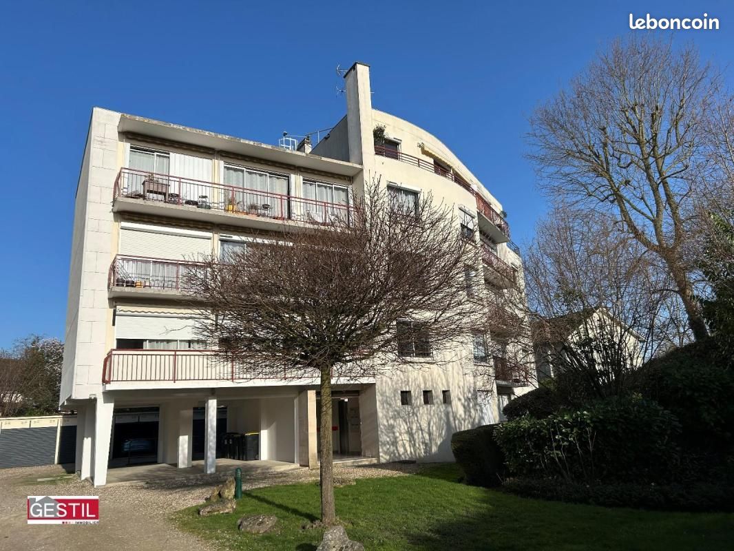 Appartement 5 pièces 100 m² · à Pontoise · 100 m² · 210 000 €