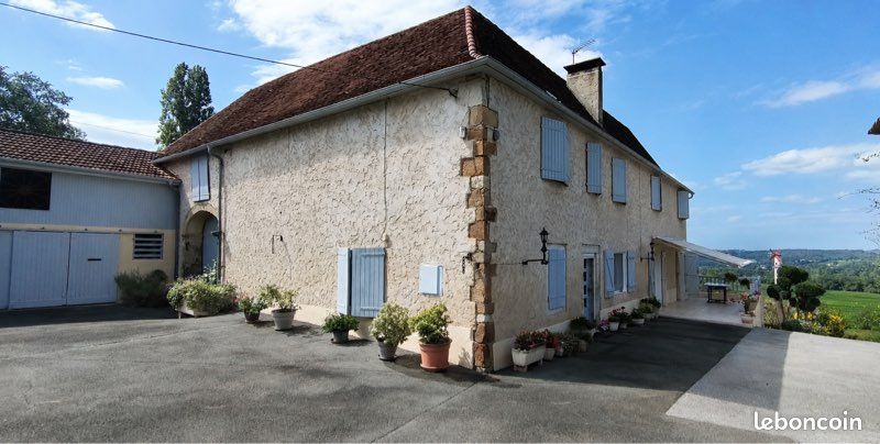 Maison 7 pièces 124 m² · à Nabas · 124 m² · 210 000 €
