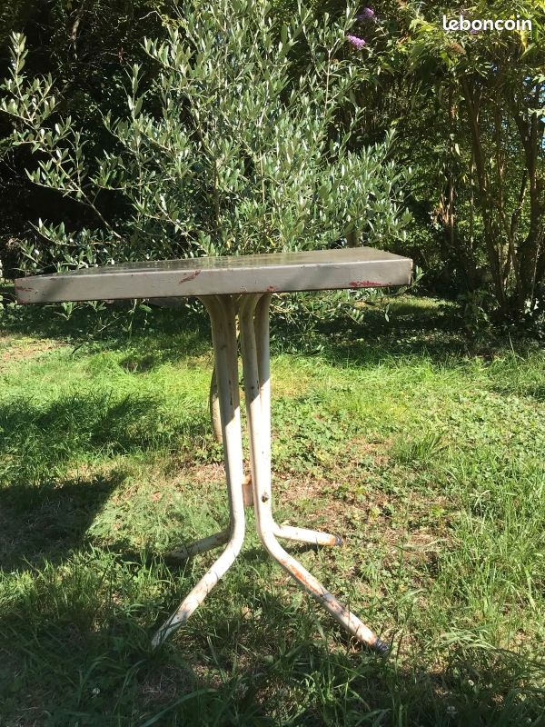 Table bistrot carrée style Tolix (image 1)