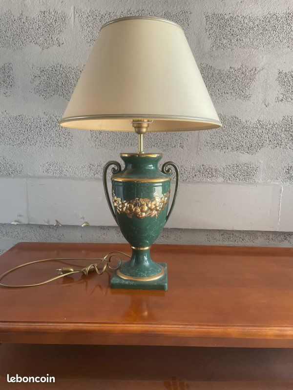 Lampe verte avec abat-jour (image 1)