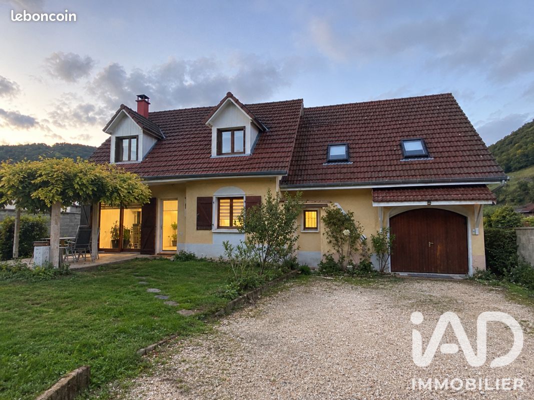 Maison 6 pièces 140 m² · à Chirens · 140 m² · 320 000 €
