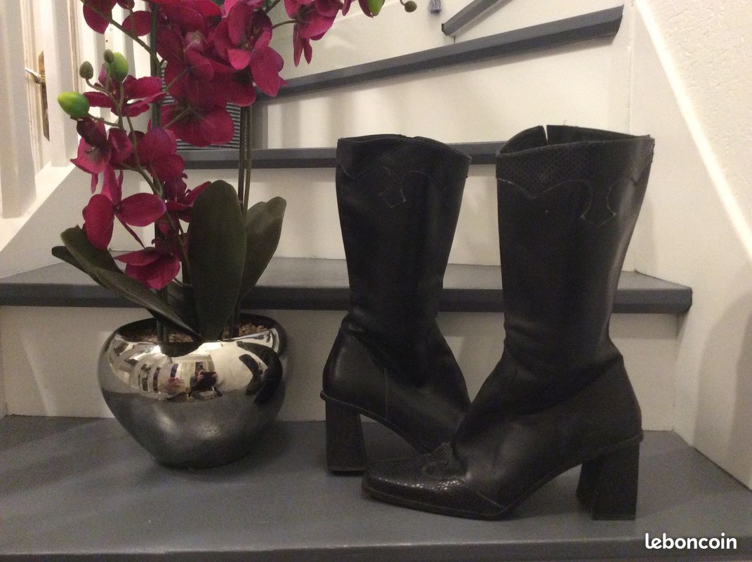 Bottes en cuir noir (image 1)