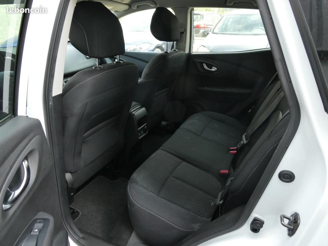 Renault Kadjar BUSINESS BLUE DCI 115 cv EDC (image 9)