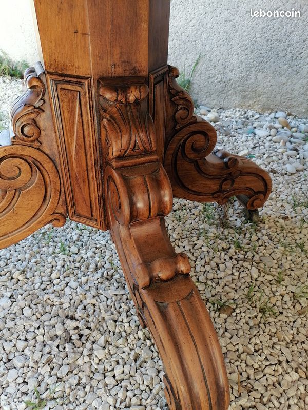 Table ancienne (image 2)