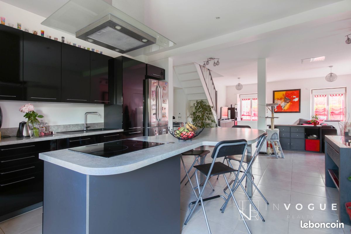 Maison 6 pièces 145 m² · à Montfort-l'Amaury · 145 m² · 499 000 €