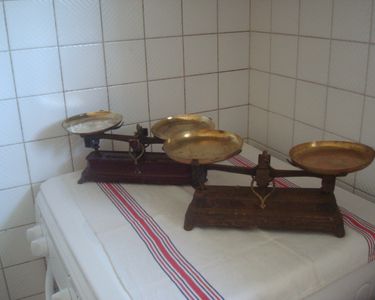 Ancienne petite balance Roberval de commerce force 5 kg déco magasin