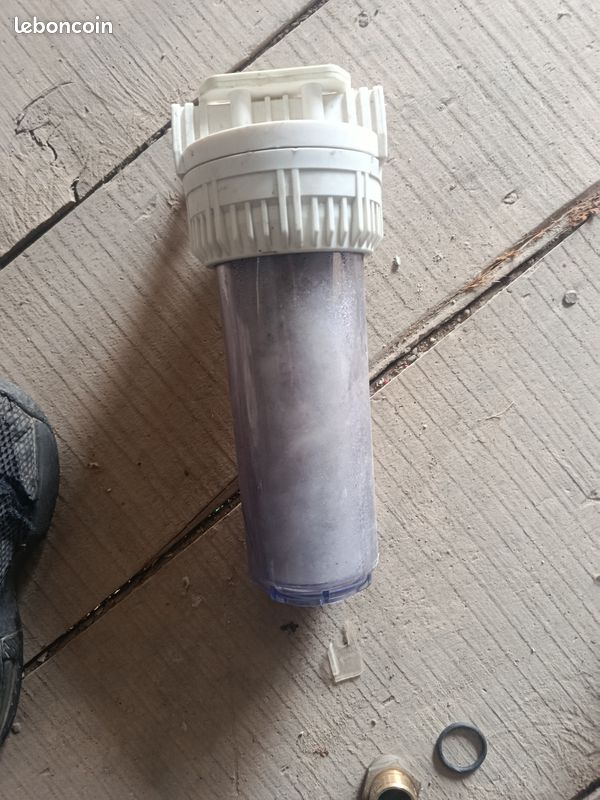 Vends filtre a eau simple avec cartouche (image 1)
