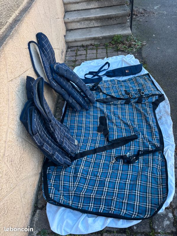 Ensemble complet Equithème à carreaux bleus (Chemise, Protections transport, Sac pansage...) - TBE (image 3)