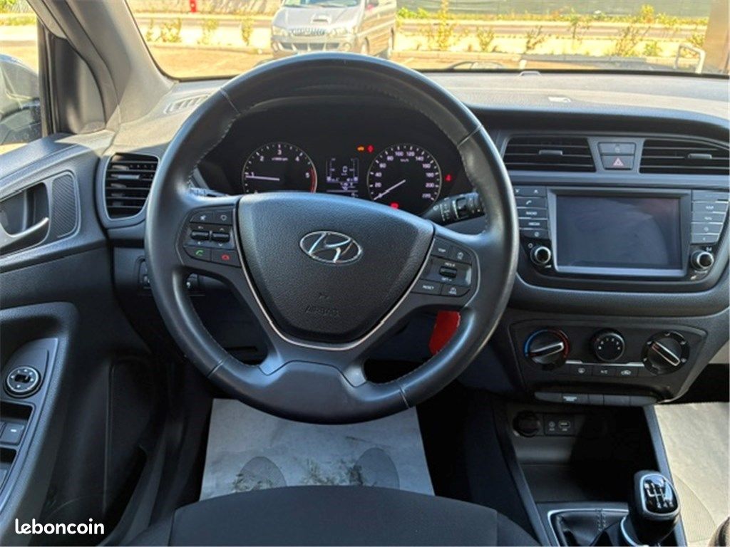 Hyundai i20 II 1.1 CRDI 75 Edition #Mondial (image 12)
