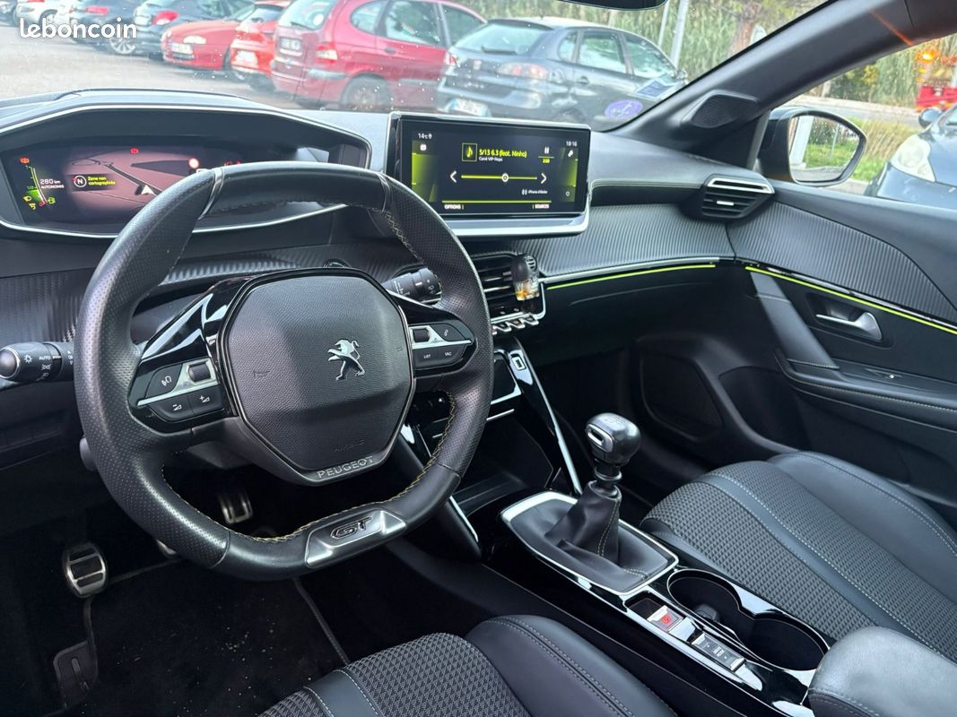 Peugeot 208 GT Line (image 4)