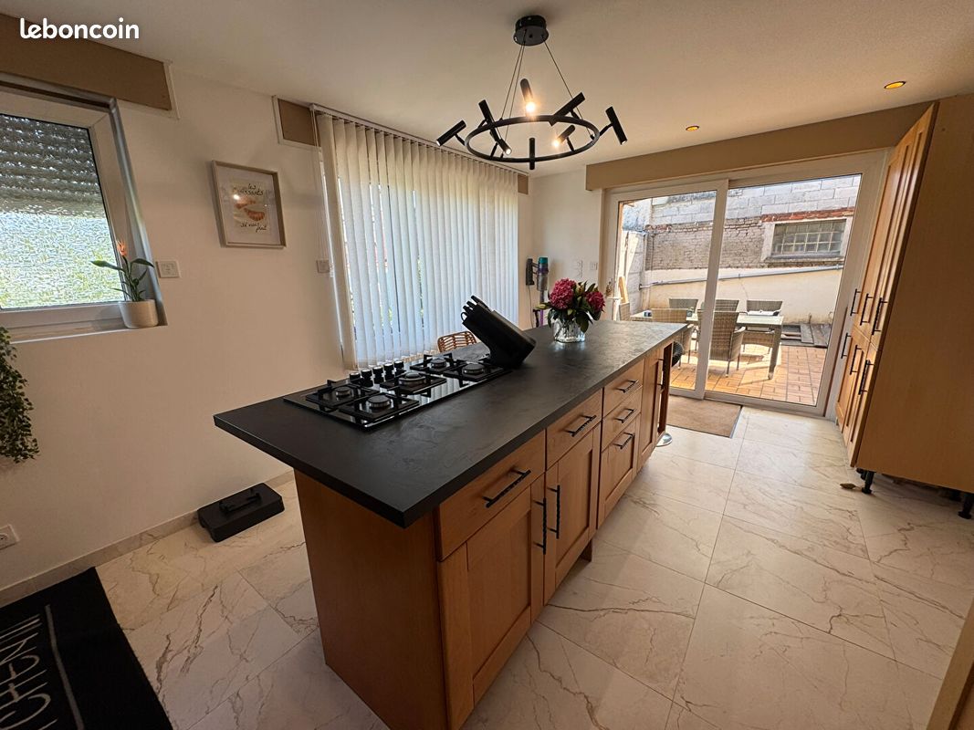 Maison 7 pièces 127 m² · à Courcelles-lès-Lens · 127 m² · 256 700 €