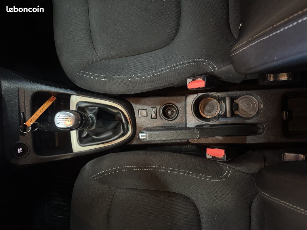 Renault captur 1.2 tce 120ch energy intens 2018 (image 23)