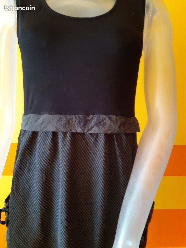 Robe noire (image 2)