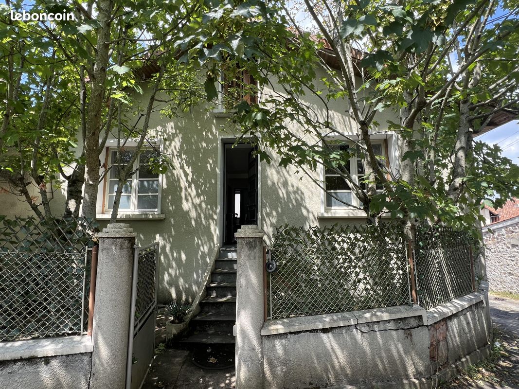 Maison 3 pièces 63 m² · à Confolens · 63 m² · 90 000 €