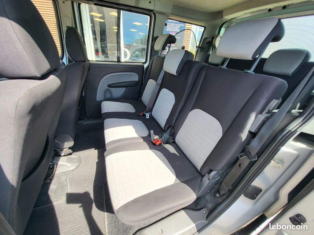 Fiat doblo family 1.9 mjt / 7 places / distri + embrayage + vidange + bougies + vanne egr neuve (image 11)