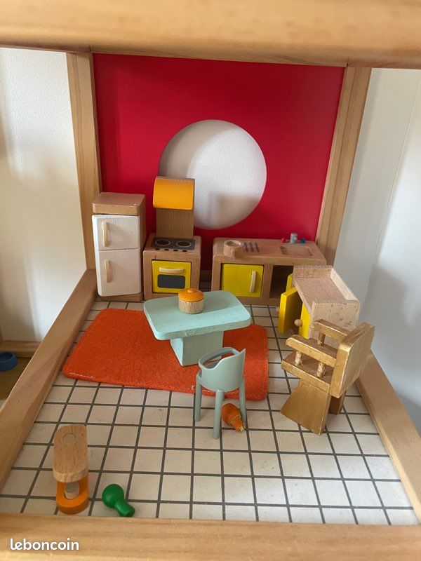 Maison De Poupée En Bois Hape – 4 Poupées Incluses, 10 Pièces De Mobilier, Lampes Amovibles, Sonnette, Pour Enfants Dès 3 Ans
