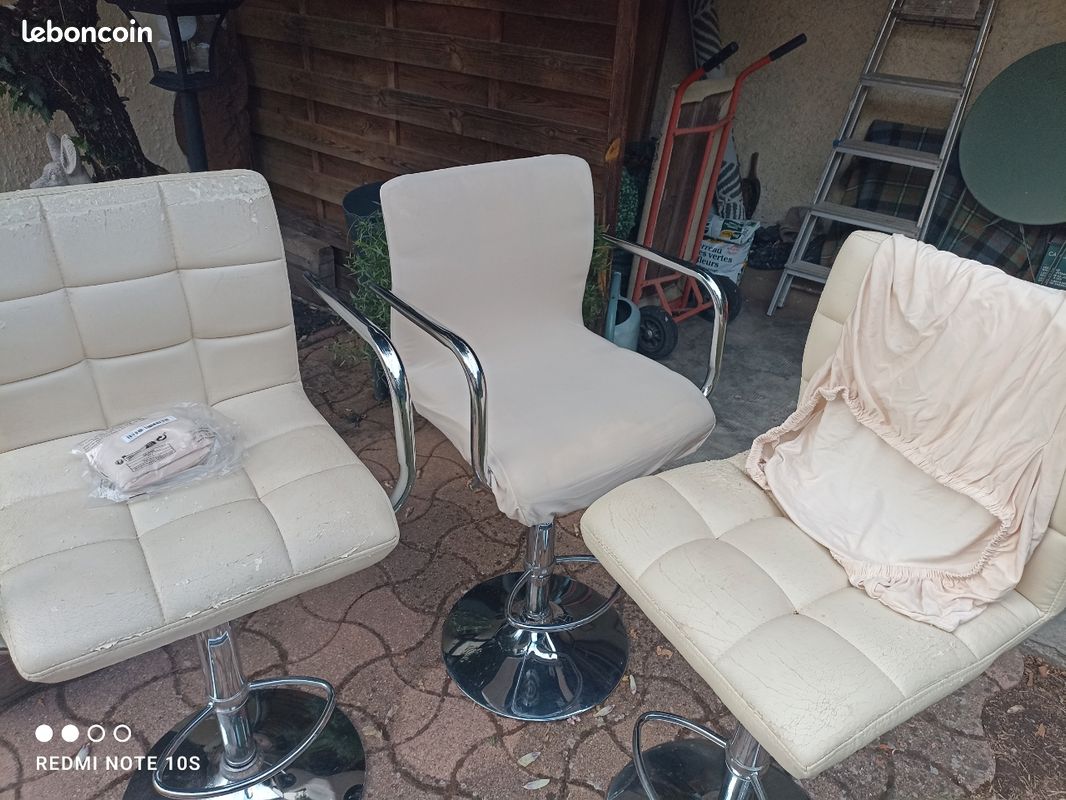 3 chaises hautes pivotantes (image 1)