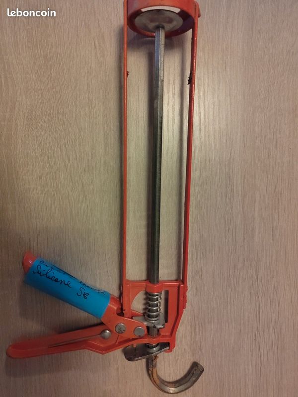 Pistolet à cartouche (image 1)