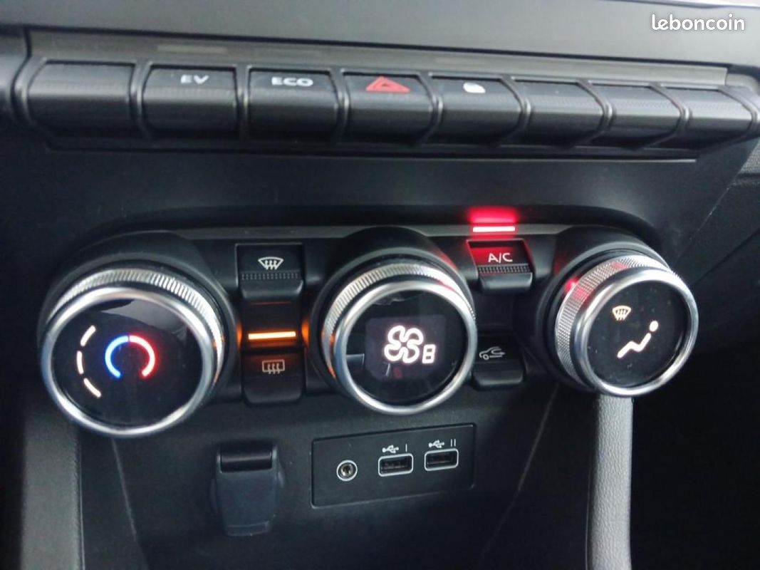 Renault Clio 1.6 E-Tech 145ch full hybrid Evolution (image 21)
