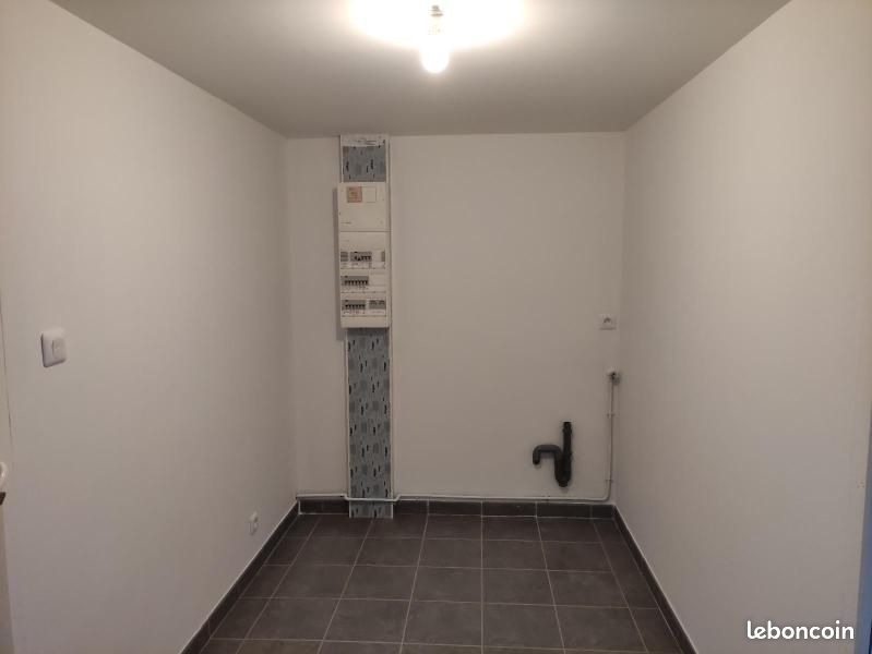 Appartement 5 pièces 75 m² - Saint-Germain-les-Vergnes 19330 (image principale 5)