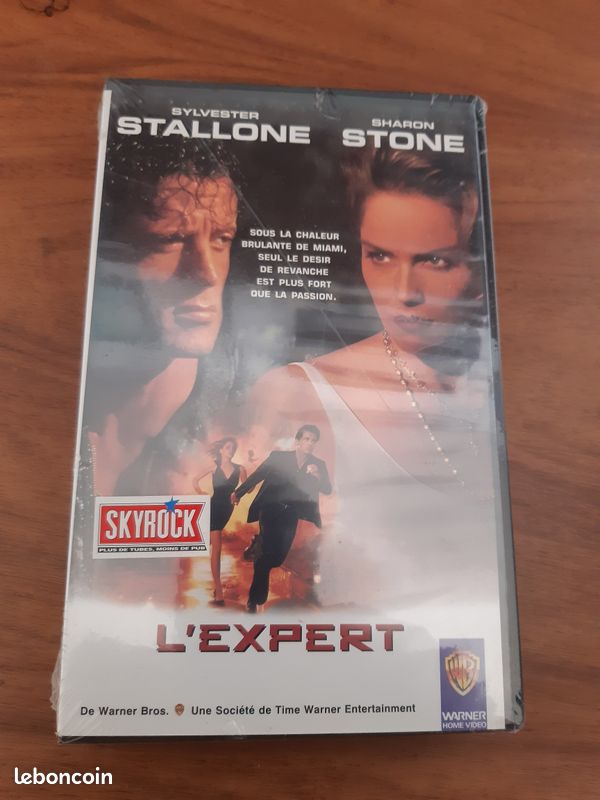 Cassette VHS Secam couleur avec Sharon Stone (image 1)