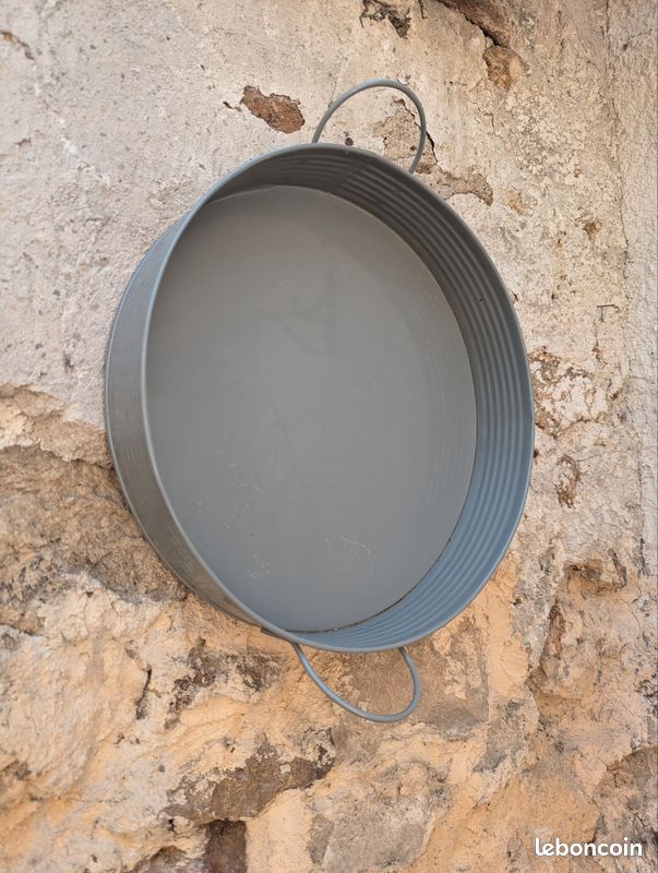 Plateau rond fer gris 36 de diamètre a prendre sur place (image 3)