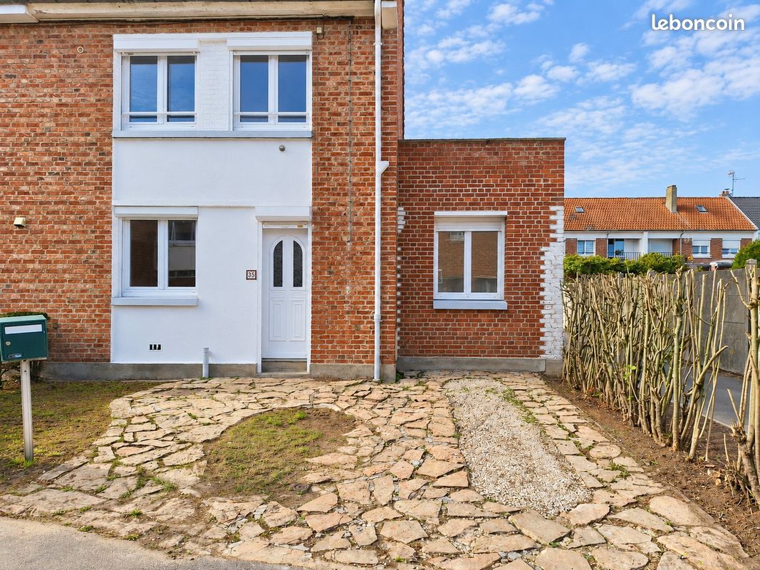 Maison 5 pièces 96 m² · à Saint-Amand-les-Eaux · 96 m² · 886 €/mois
