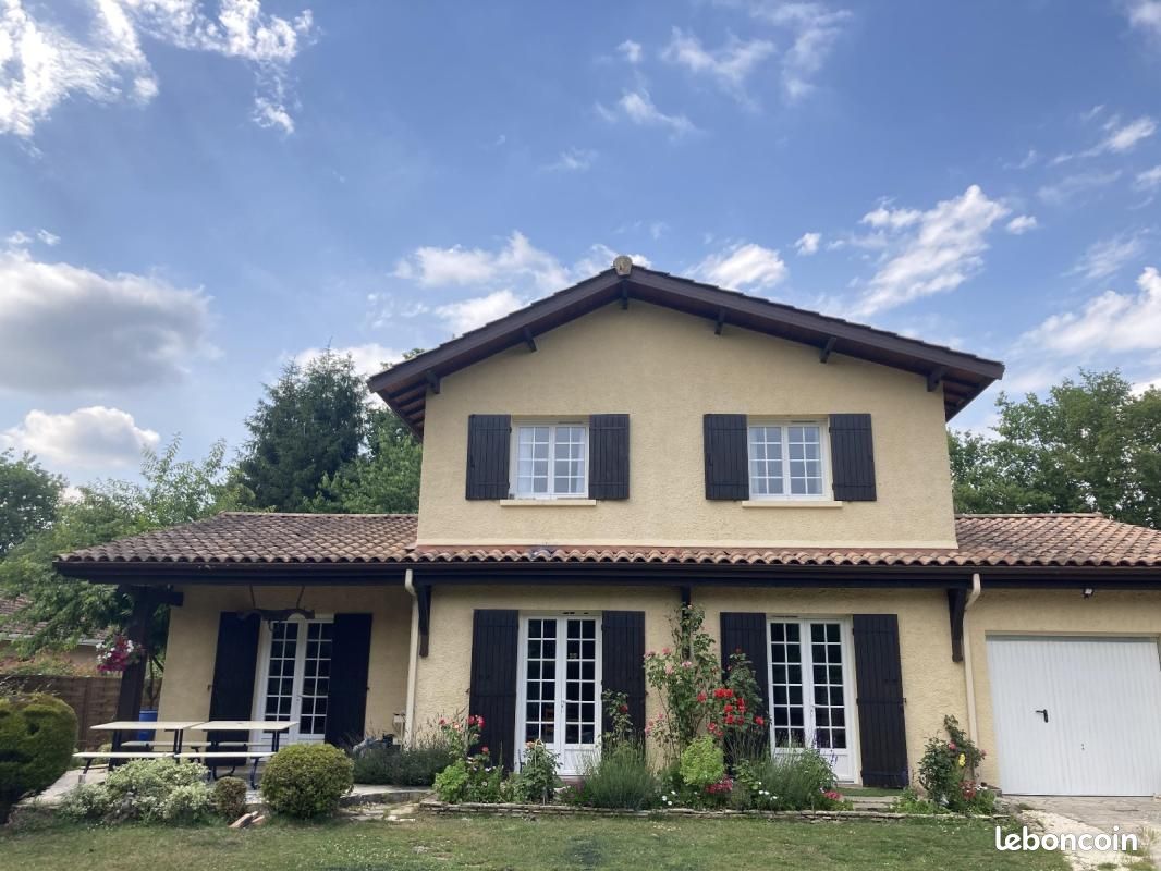 Maison 5 pièces 133 m² · à Saint-Jean-d'Illac · 133 m² · 1 667 €