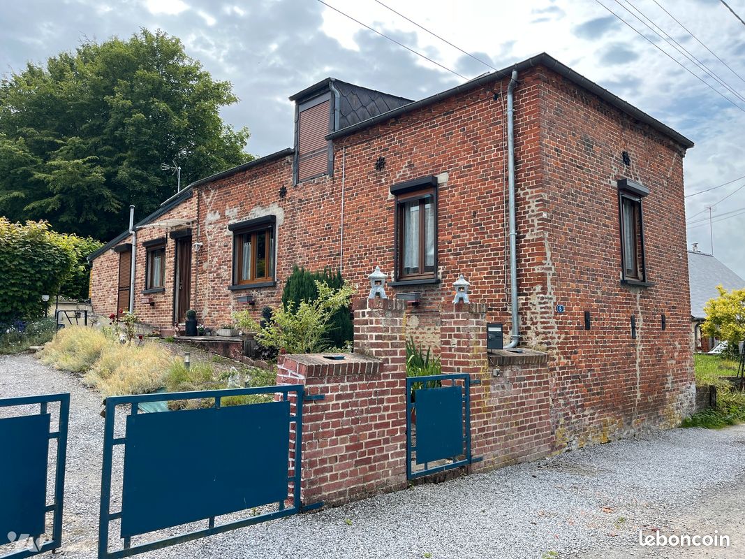Maison 4 pièces 67 m² · à Esquéhéries · 67 m² · 60 000 €