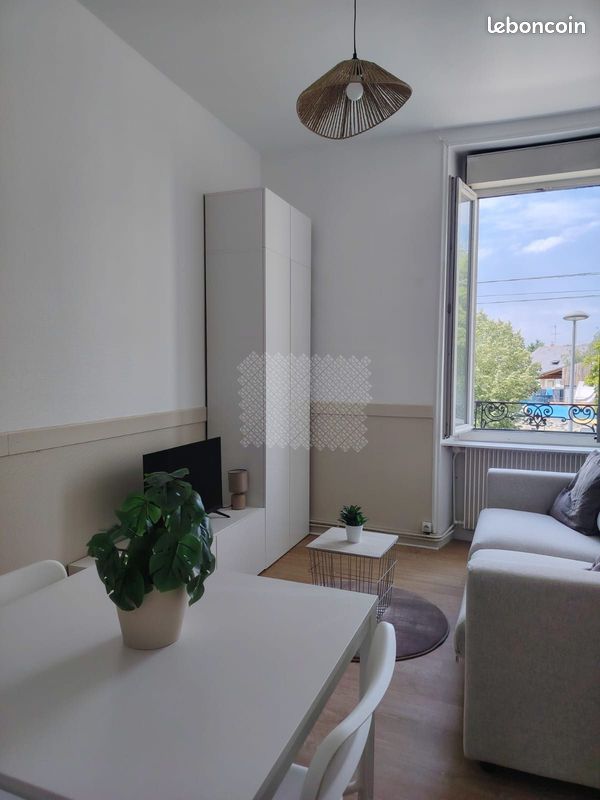 Appartement 1 pièce 18 m² · à Angers · 18 m² · 660 €