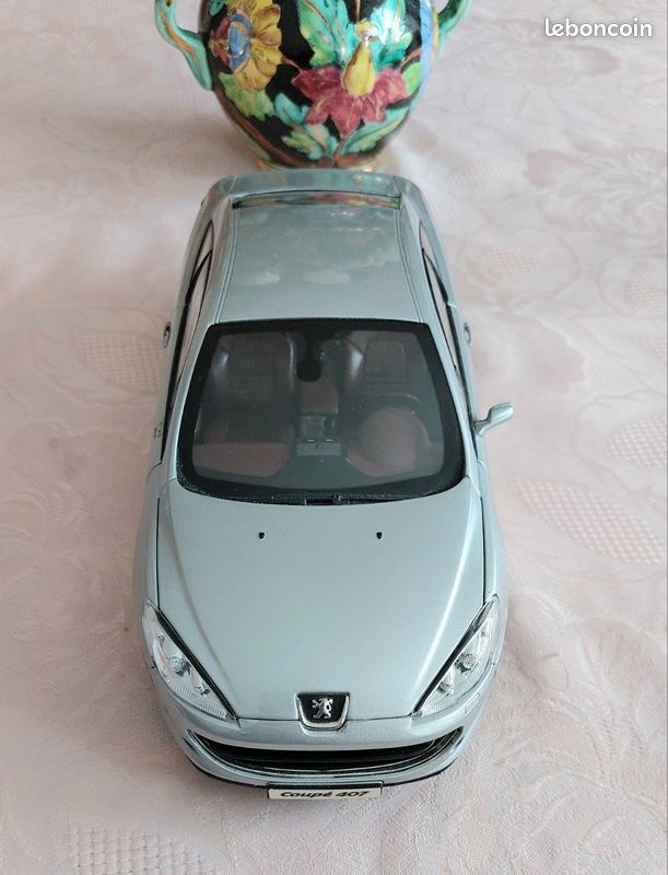 Maquette Peugeot 407 Coupé 2006 Argent échelle 1/87 NOREV - Modèle Détaillé Métal Et Plastique