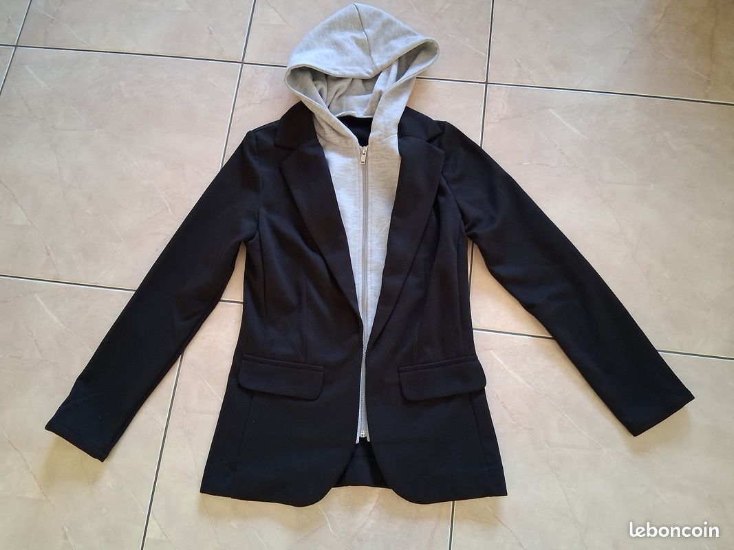 Lot jeans, t-shirt manche longue veste style blazer avec capuche