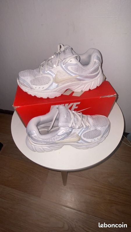 Nike V2K run blanche (image 3)