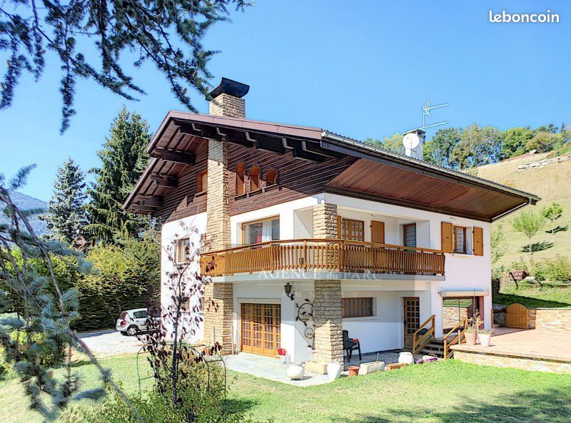 Maison 7 pièces 230 m² · à Thyez · 230 m² · 465 000 €