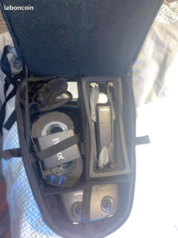 Drone Parrot Anafi – Comme Neuf – Skycontroller + accessoires (image 4)