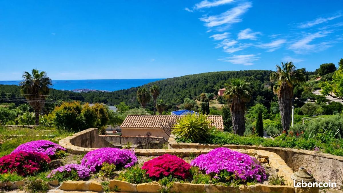 Maison 10 pièces 225 m² · à Bandol · 225 m² · 1 590 000 €