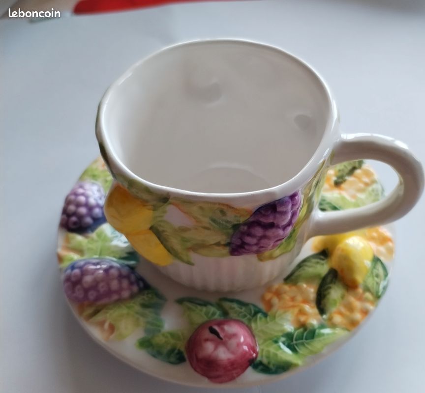 Tasse + soucoupe en barbotine (image 1)